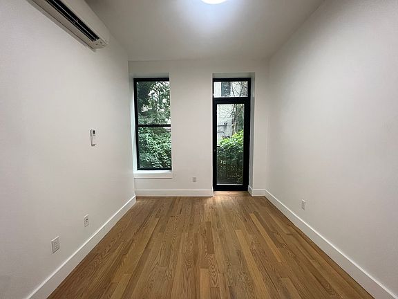 5th image of 1060 Putnam Ave APT 1R