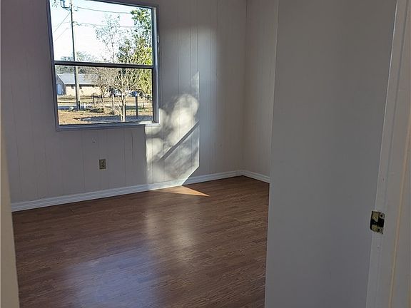 5th image of 3703 Paradise Dr
