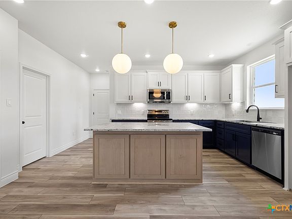5th image of 1823 Ember Dr