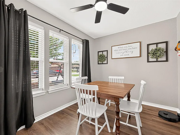1005 Avenue D — Photo 10