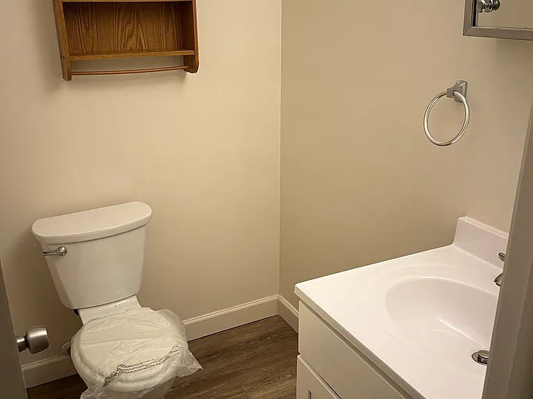 196 Vine Ln #1LEFT — Photo 8