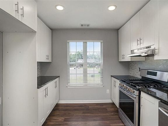 4th image of 5060 Meadow Overlook Dr