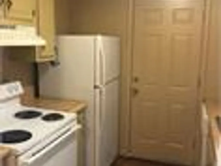 256 Monarch Dr — Photo 3