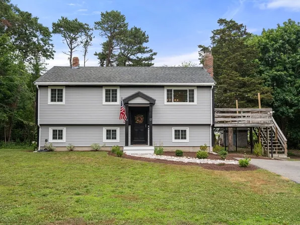 17 Minuteman Ln, Plymouth, MA 02360