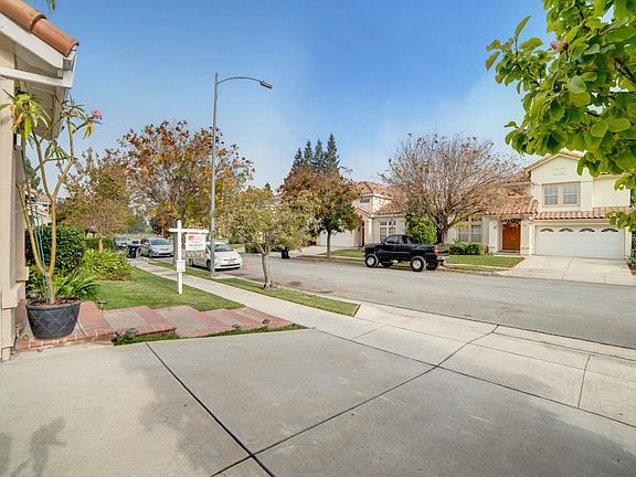 4th image of 1431 Stanton Way