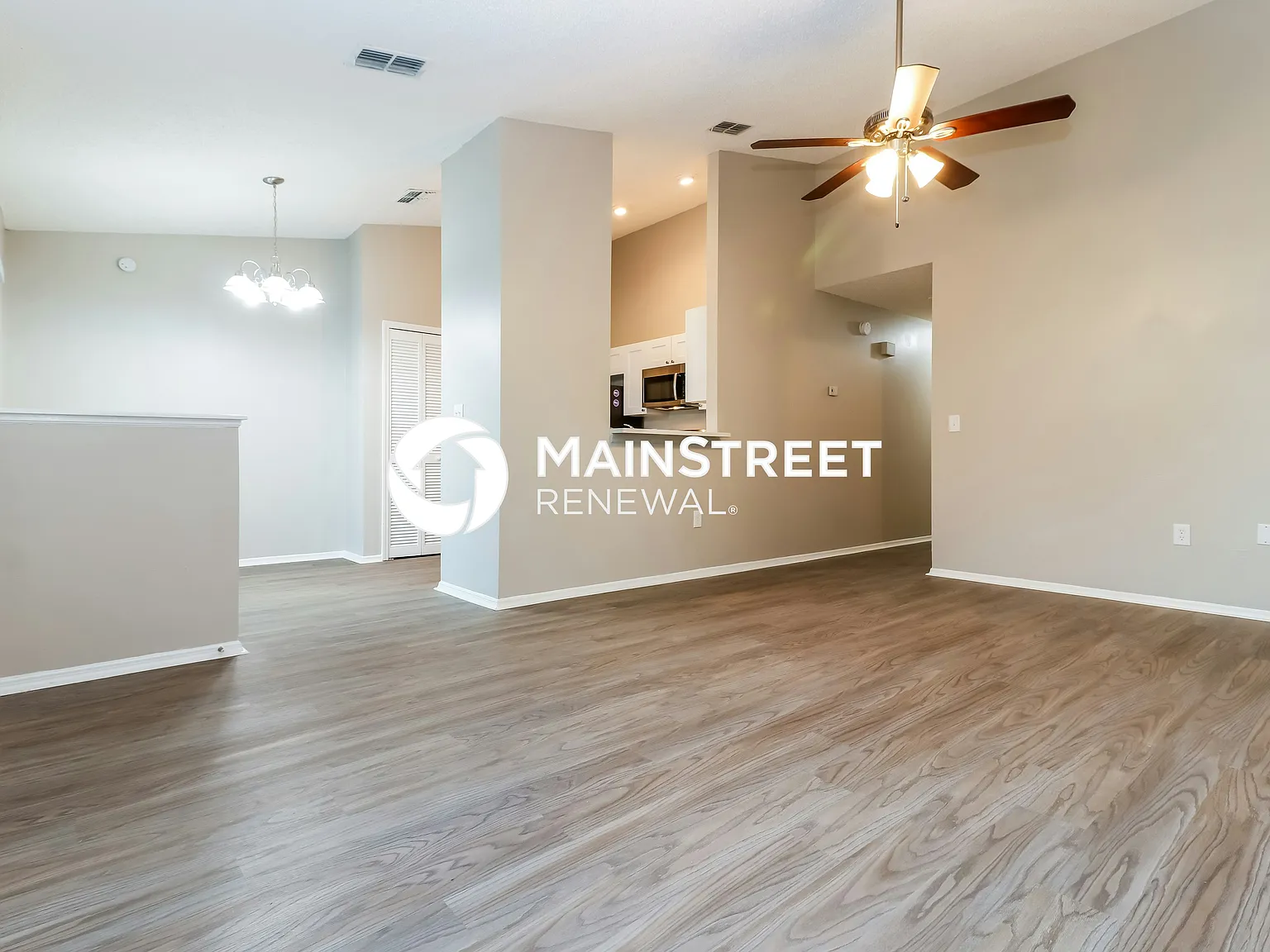 10927 Livingston Dr — Photo 4