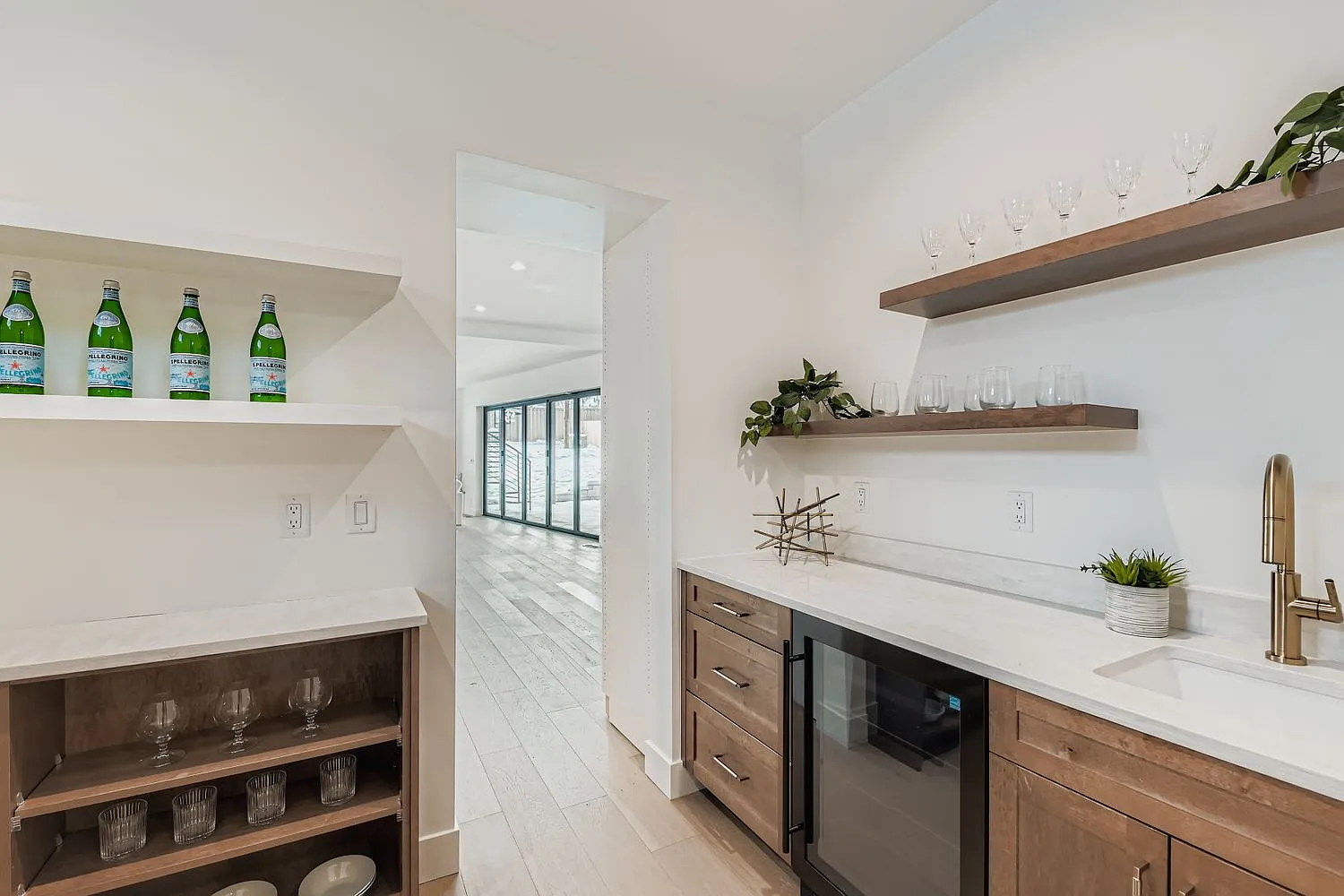 5 bed, 4.5 bath, 3769 sqft, $20,000 — Photo 4