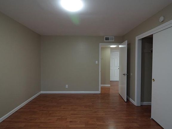 5th image of 77 N Ellsworth Ave #3