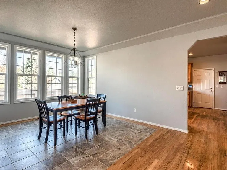 1238 NE Cedar Ridge Loop — Photo 5