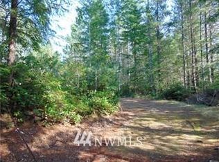 571 NE Trudeau Mountain Rd, Belfair, WA 98528