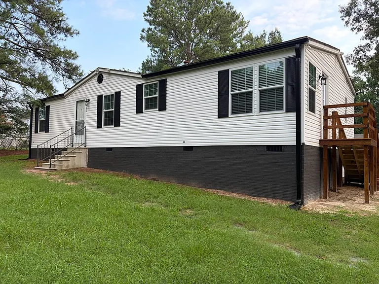 200 Pecan St — Photo 1