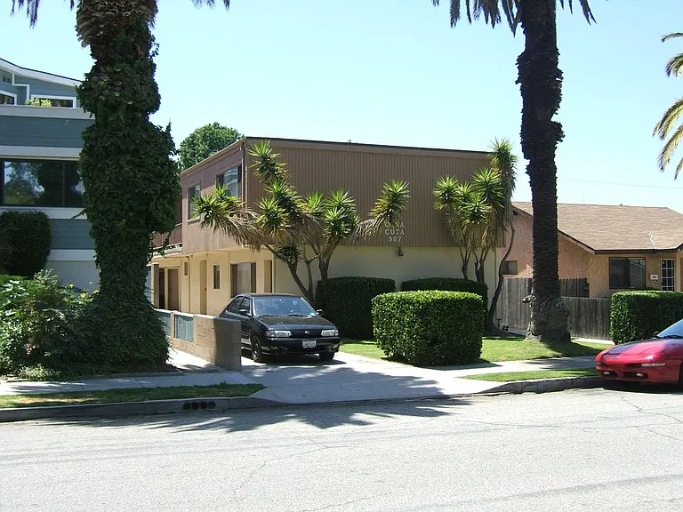 907 Cota Ave.