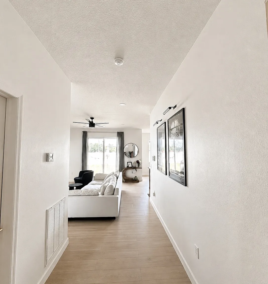 3 bed, 1356 sqft, $2,500 — Photo 2
