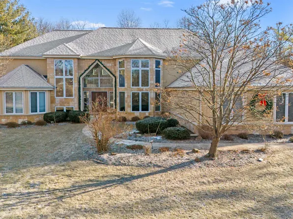 7677 Summerfield Dr, Verona, WI 53593