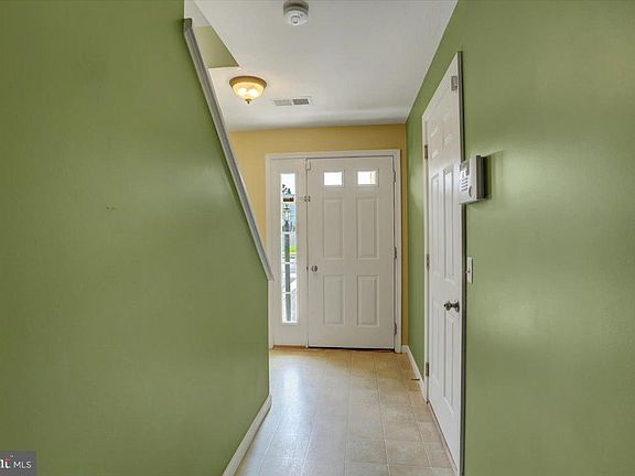 5th image of 3567 Maplewood Ct