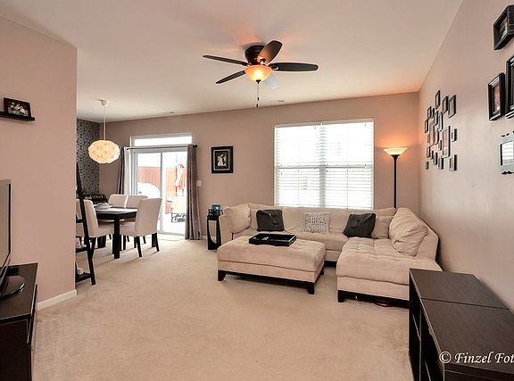 3rd image of 404 Blackstone Ave