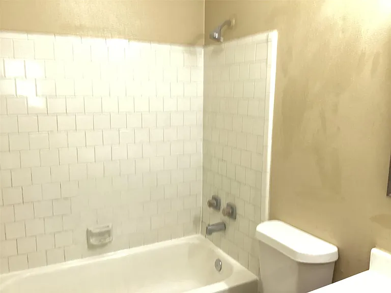 15831 Bazelbriar Ln — Photo 12