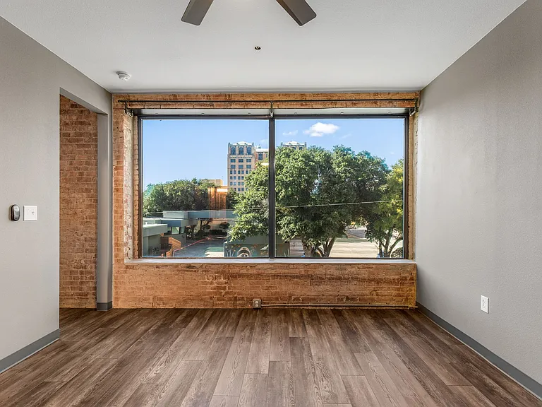 905 9th St #LOFT G — Photo 23