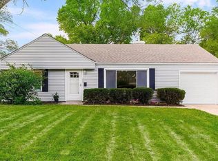 7952 Rainbow Dr, Prairie Village, KS 66208