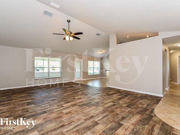 3rd image of 1629 N Gator Cir