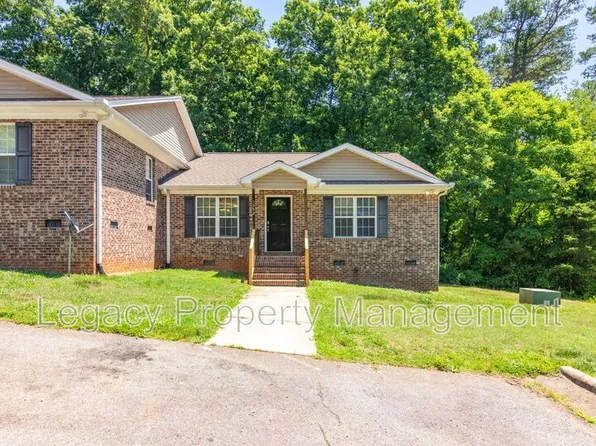 1352 Snow Ct, Burlington, NC 27215