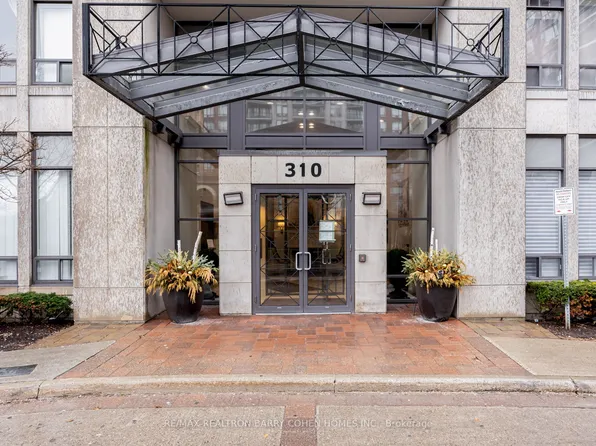 310 Red Maple Rd #201, Richmond Hill, ON L4C 0T7