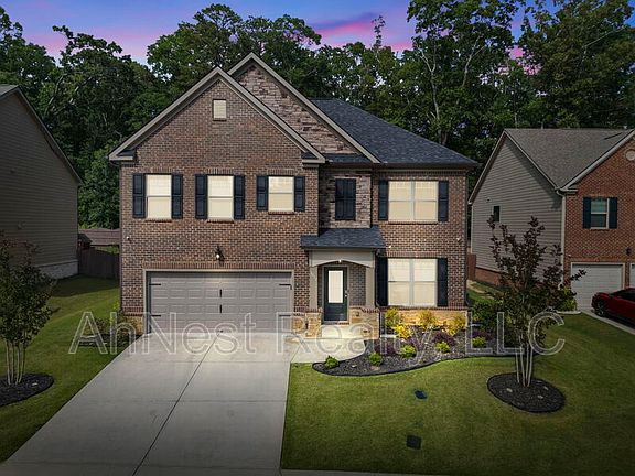 2nd image of 3012 Hawthorn Farm Boulevard Dr