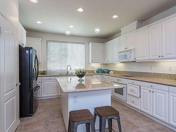 4th image of 303 N Marin Privado