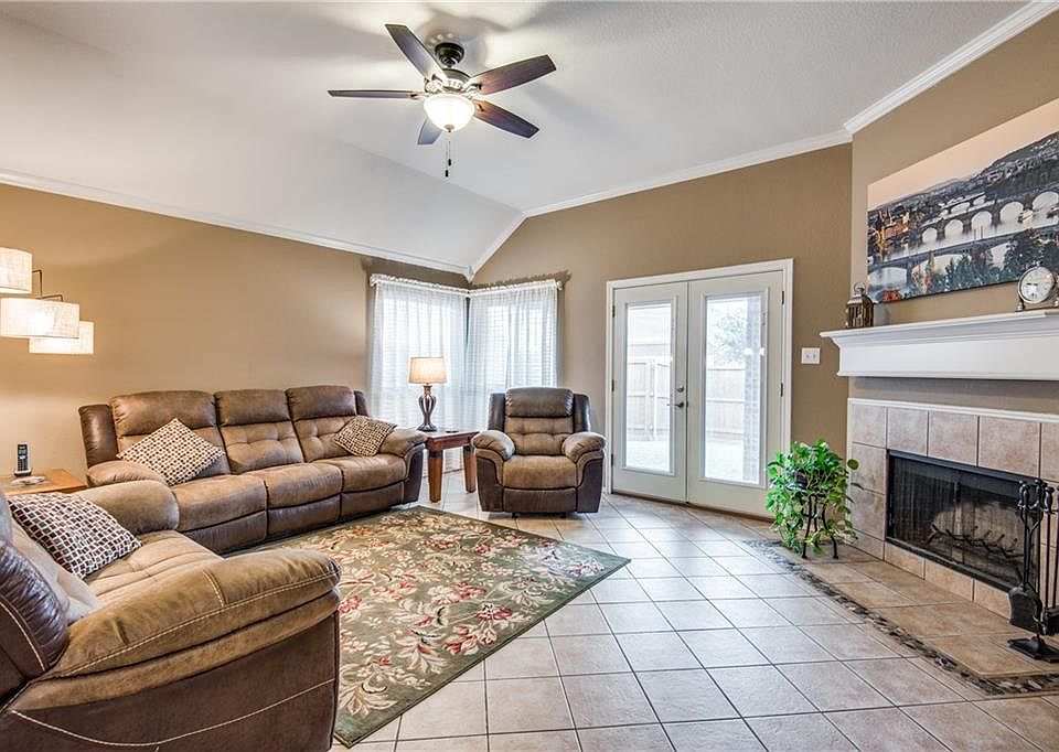1st image of 9005 Regal Oaks Dr