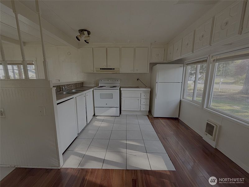 4th image of 4563 SE Foss Road