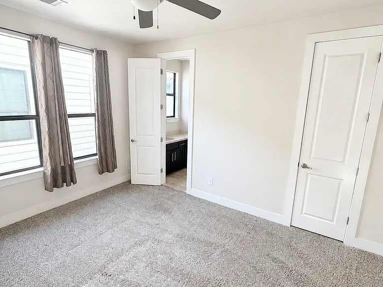 4409B Schuler St — Photo 13
