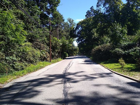 4th image of 429 Deaver Rd