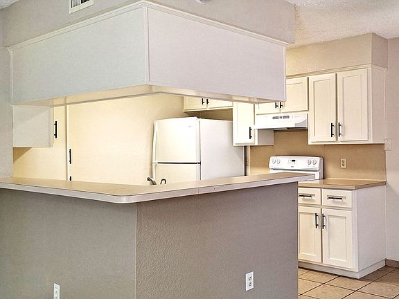 4th image of 4701 N 11th St APT 4
