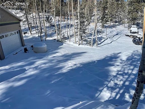 4th image of 98 Lillooet Ln
