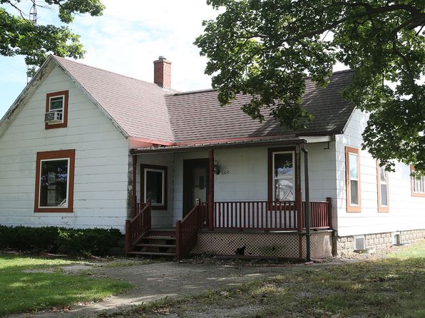102 N Maple St, Toluca, IL 61369