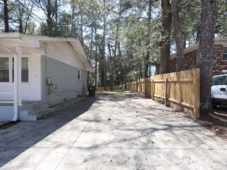 2202 Dering Cir NE #1 — Photo 4
