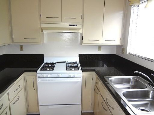 4th image of 1459 Hornblend St APT 7