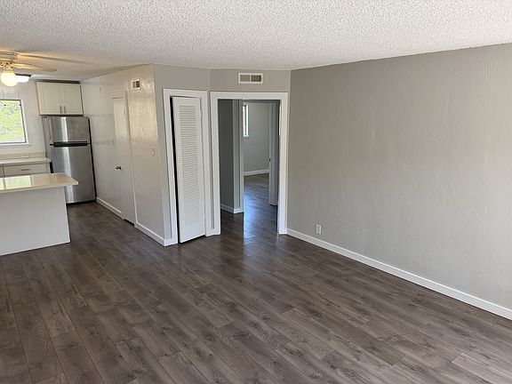 4th image of 1356 Lincoln Ave