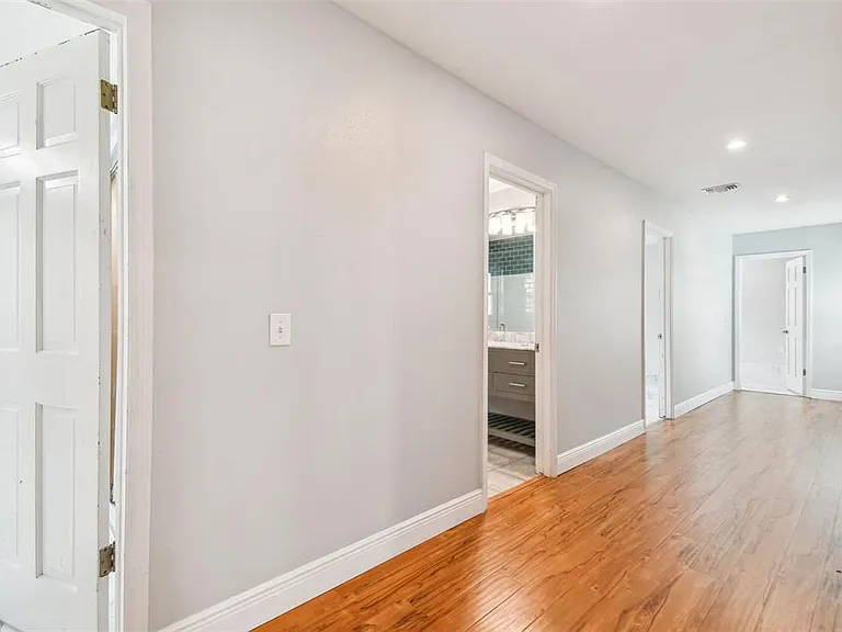 1302 Brandonwood Dr — Photo 25