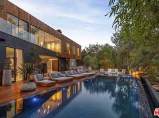 2535 Hutton Dr, Beverly Hills, CA 90210