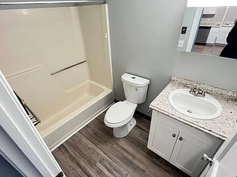 12 E Side Dr #12 — Photo 7