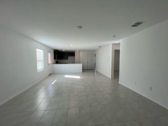 3rd image of 2906 Greenhorn Ave