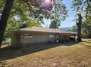 311 Mockingbird Ln, Poteau, OK 74953