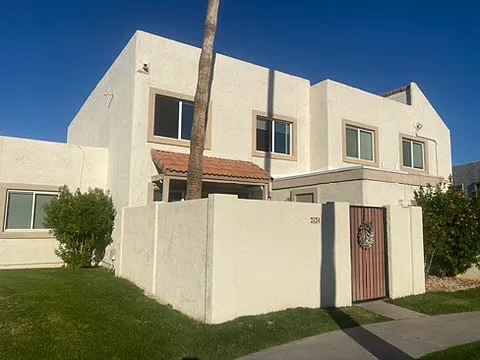 2 bed, 1.5 bath, 945 sqft, $3,200 — Photo 3