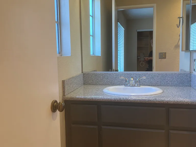 154 N Meridith Ave #9 — Photo 26