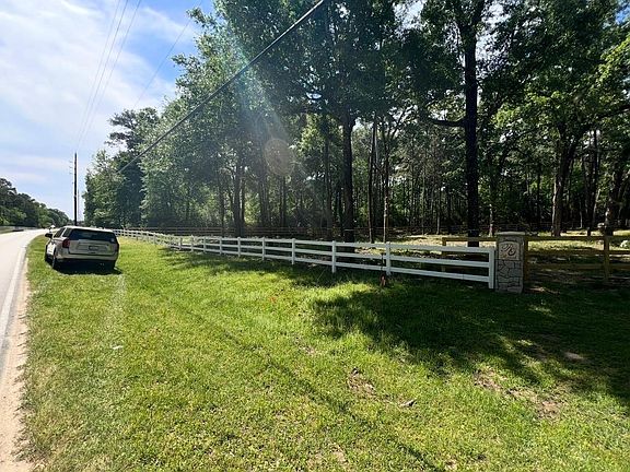 3rd image of 11313 Lake Forest Dr