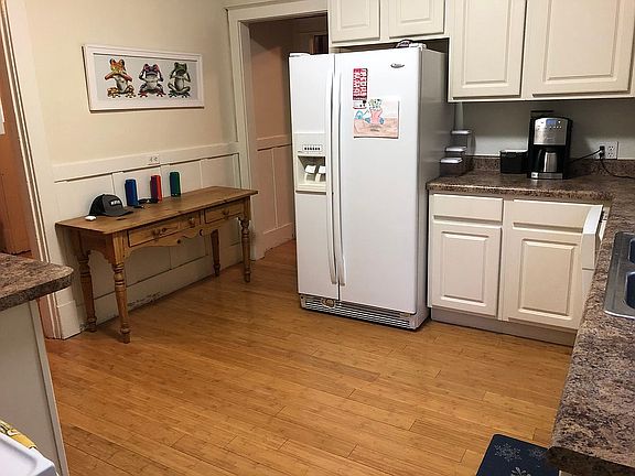 3rd image of 646 Hillsboro Ave