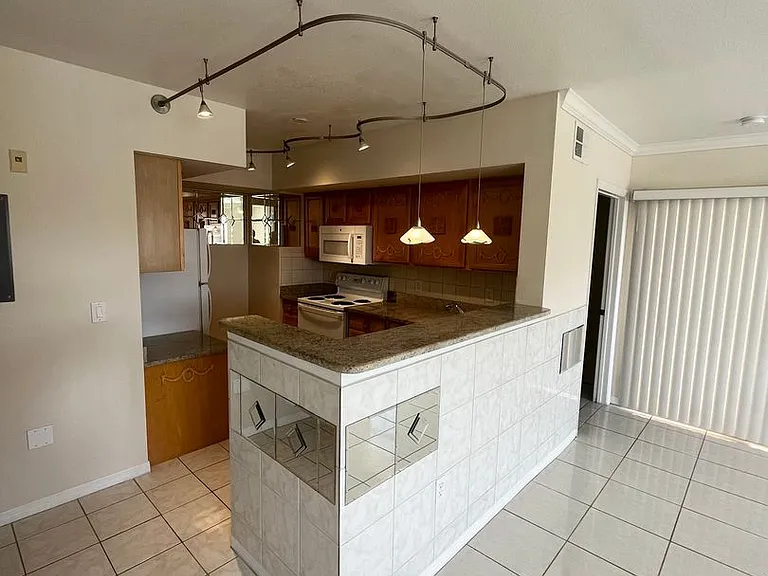 1050 Villagio Cir #106 — Photo 8