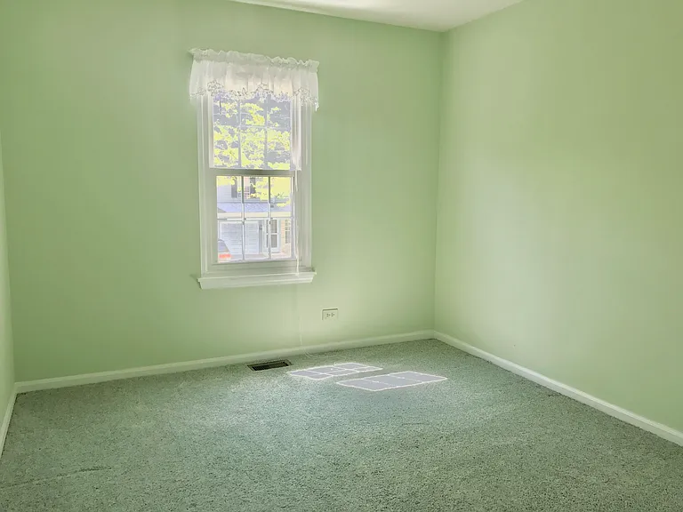 241 Shadybrook Ln — Photo 11