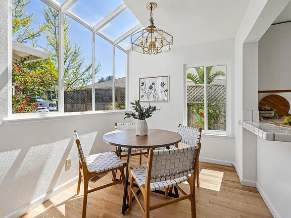 5th image of 30 Bedford Cove